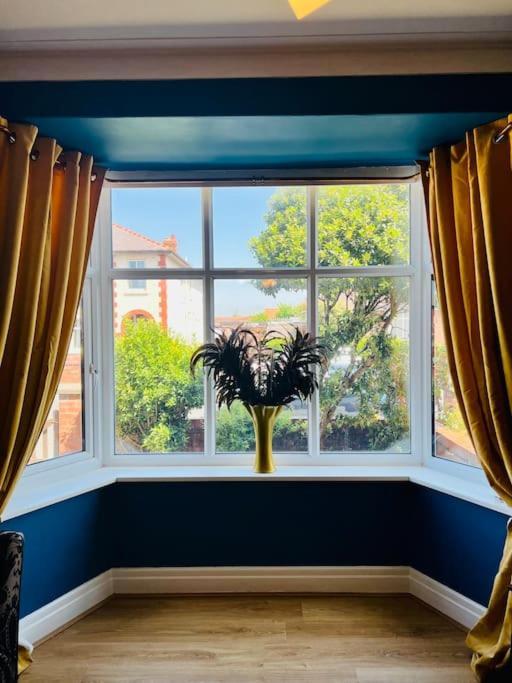 Lovely, Sunny House, By The Beach & Centre! リザム・セント・アンズ エクステリア 写真